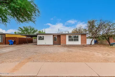 2838 E 18th St, Tucson, AZ 85716
