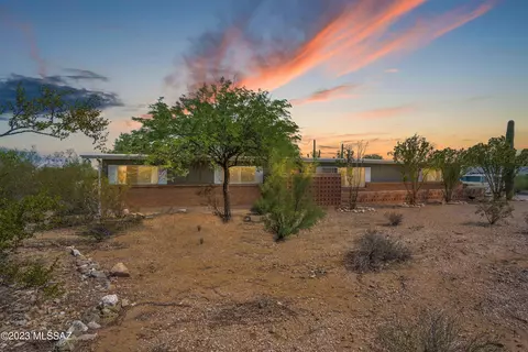 6760 W Ina Rd, Tucson, AZ 85743