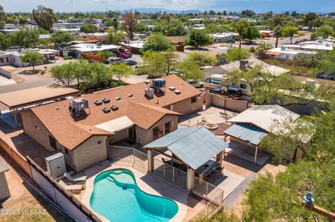 5937 E Beverly St, Tucson, AZ 85711