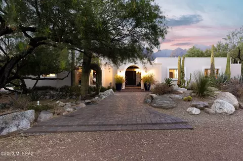 6920 N Alvernon Way, Tucson, AZ 85718
