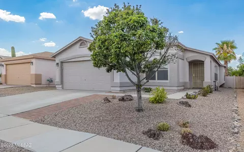8126 S Sunny Sky Pl, Tucson, AZ 85747