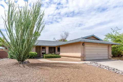 10230 E Calle Magdalena, Tucson, AZ 85748