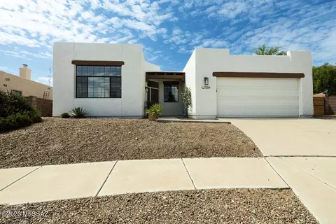 9320 E Sara Elyse Ln, Tucson, AZ 85710