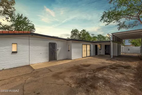 3074 N Alvernon Way, Tucson, AZ 85712