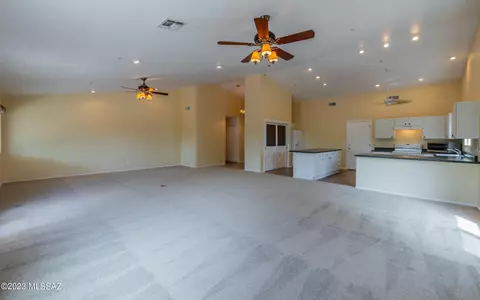 2740 E Lomas Dr, Vail, AZ 85641 photo 9