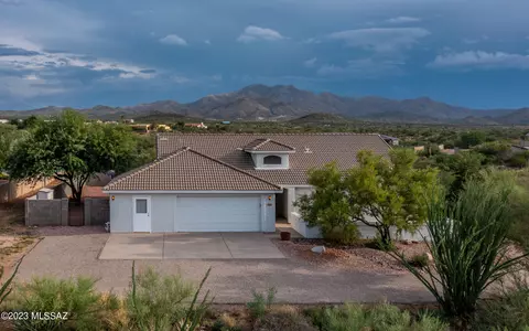 2740 E Lomas Dr, Vail, AZ 85641 photo 1