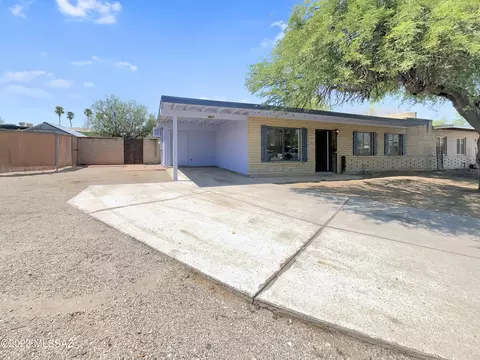 2390 Window Rock Pl S, Tucson, AZ 85710