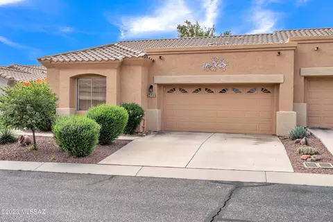 525 W Aspenwood St, Green Valley, AZ 85614