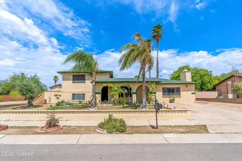 7770 N Soledad Ave, Tucson, AZ 85741