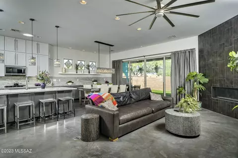 8945 E Lee St, Tucson, AZ 85715