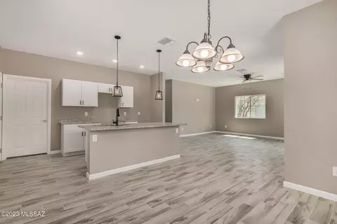 1132 W Hadley St, Tucson, AZ 85705