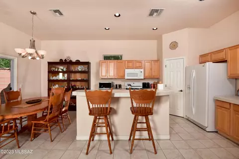 1527 E Tascal Loop, Oro Valley, AZ 85737 photo 4