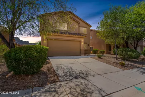 8723 N Moonfire Dr, Tucson, AZ 85743
