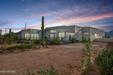 2565 N Lloyd Bush Dr, Tucson, AZ 85745