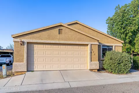 444 E Geronimo Bluff Loop, Tucson, AZ 85705