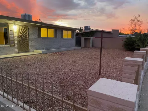 1981 W Tourney Rd, Tucson, AZ 85713