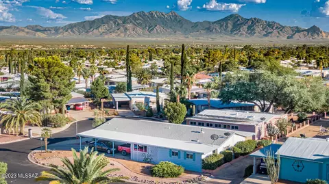 275 W Olive Dr, Green Valley, AZ 85614