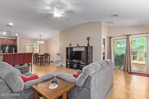 8026 Nautilus Dr, Tucson, AZ 85756 photo 5