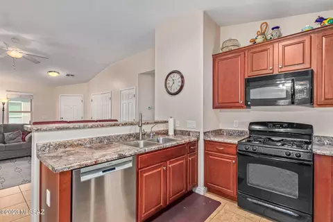 8026 Nautilus Dr, Tucson, AZ 85756 photo 12