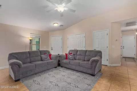 8026 Nautilus Dr, Tucson, AZ 85756 photo 4