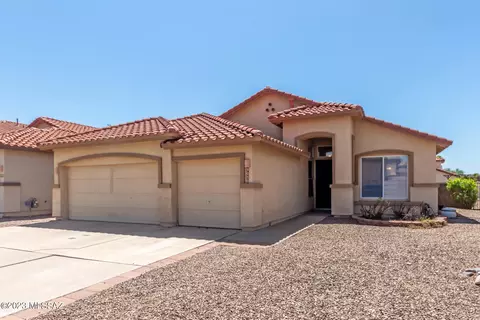 9050 E Sugar Sumac St, Tucson, AZ 85747