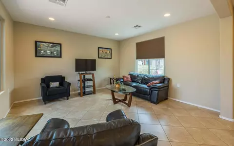 14027 E Voss St, Vail, AZ 85641 photo 4