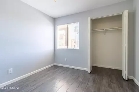 1810 E Blacklidge Dr #414, Tucson, AZ 85719