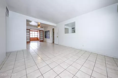 6574 E 12th St, Tucson, AZ 85710 photo 4