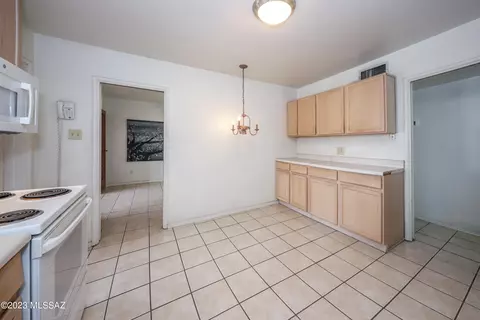 6574 E 12th St, Tucson, AZ 85710 photo 13