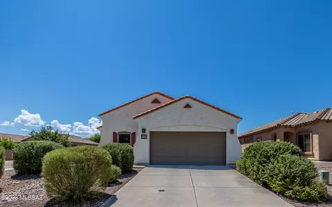 851 W Calle Valenciana, Sahuarita, AZ 85629
