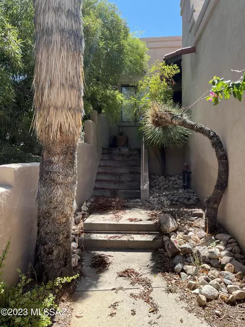 9884 N Ridge Shadow Pl, Tucson, AZ 85704