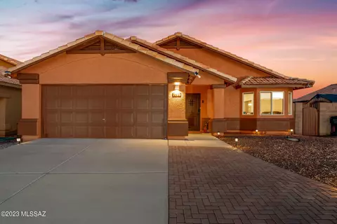 7719 S Freshwater Pearl Dr, Tucson, AZ 85747