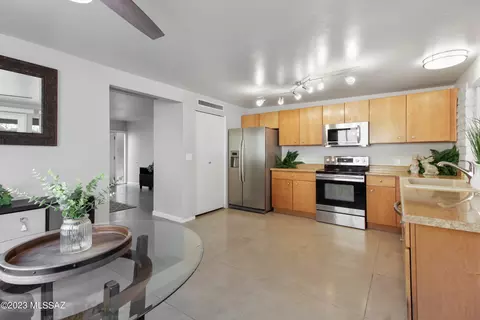 33 E Mediterranean Dr, Tucson, AZ 85704 photo 8
