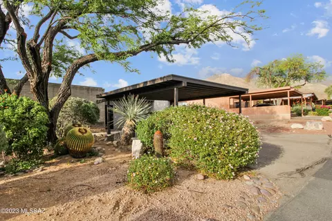 33 E Mediterranean Dr, Tucson, AZ 85704