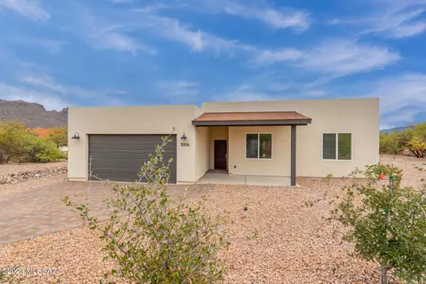 5004 N Moonstone Dr, Tucson, AZ 85750