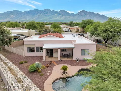 360 W Crescendo Ct, Oro Valley, AZ 85737