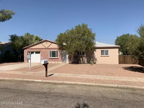 4641 E 9th St, Tucson, AZ 85711 photo 2