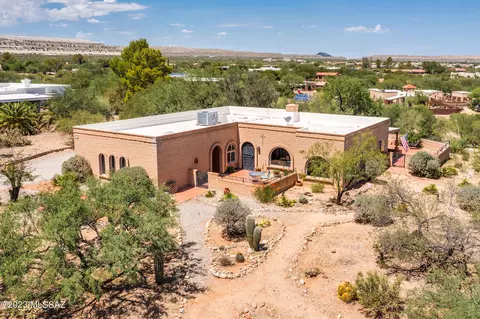740 W Quail Dr, Green Valley, AZ 85622