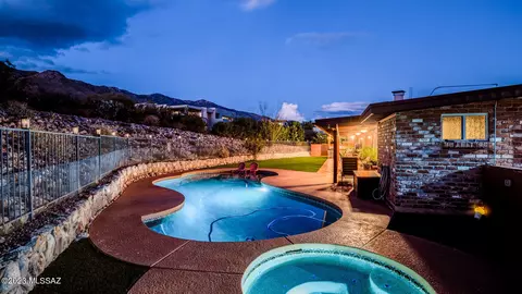 6101 N Camino De Santa Valera, Tucson, AZ 85718