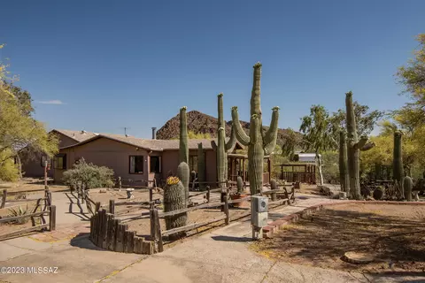4610 W Mossman Rd, Tucson, AZ 85757
