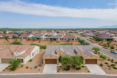 1377 E Basalt Dr, Green Valley, AZ 85614
