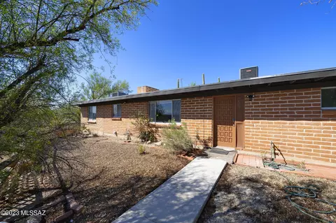 6341 N Panorama Dr, Tucson, AZ 85743