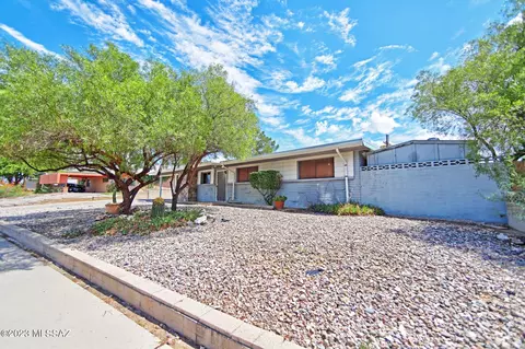 815 S Sarnoff Dr, Tucson, AZ 85710