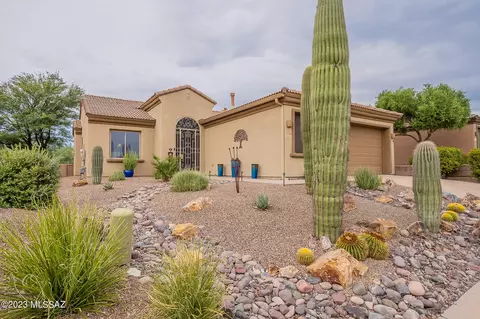2149 W Escondido Canyon Dr, Green Valley, AZ 85622