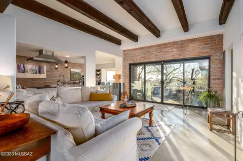 4831 N Via Serenidad, Tucson, AZ 85718