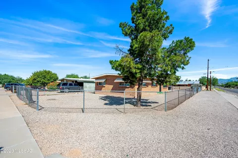 1070 S Tucson Blvd, Tucson, AZ 85716