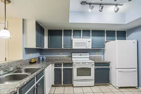 4281 N River Grove Cir #119, Tucson, AZ 85719