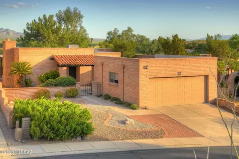 2661 S Desert Ridge Dr, Green Valley, AZ 85622