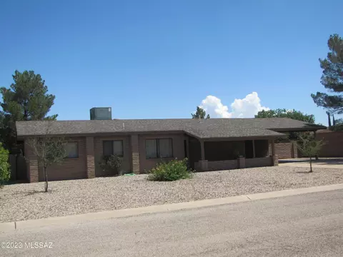 1015 E Mescal Dr, Pearce, AZ 85625