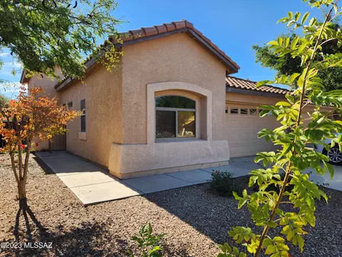 10454 E Oakbrook St, Tucson, AZ 85747